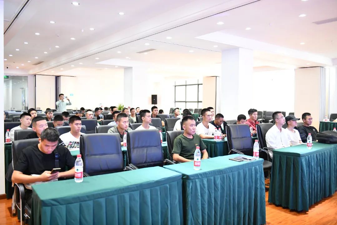 戎耀归绵不退志 职场扬帆再启航 ——米乐m6餐饮集团退役武士岗位宣讲活动