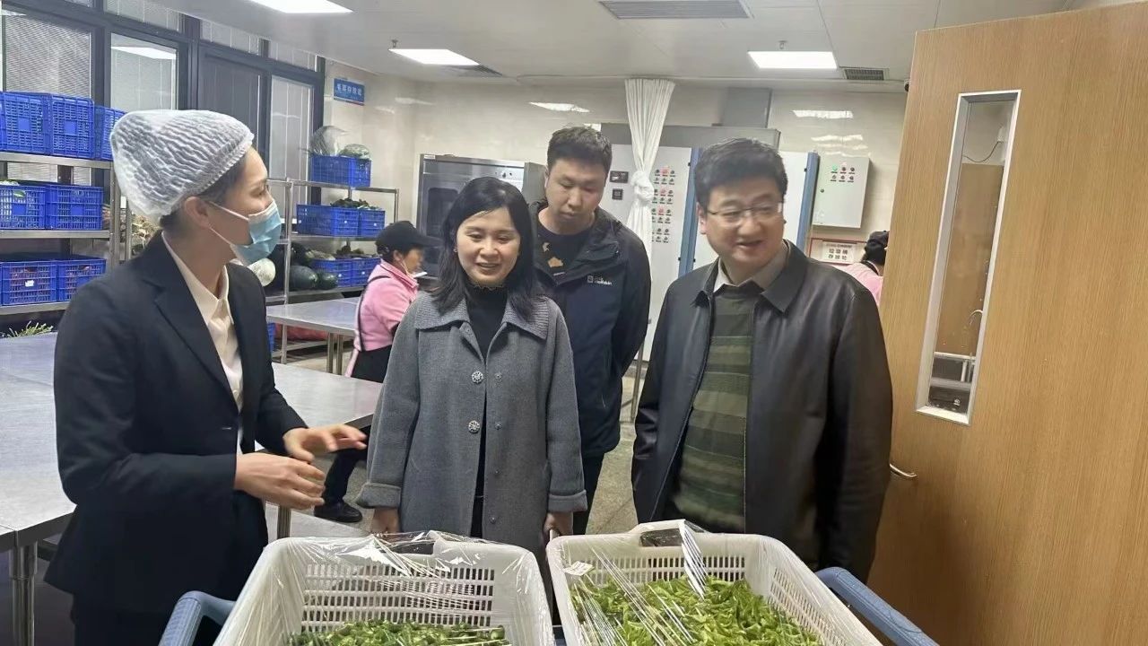 重庆儿童医院食物清静强化行动：副院长陈大鹏带队检查，，，，，确保饮食清静